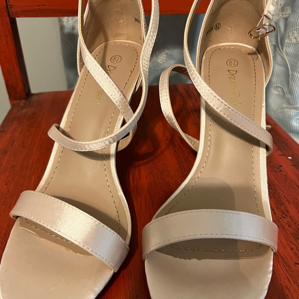 Dream Pairs Satin high heel.